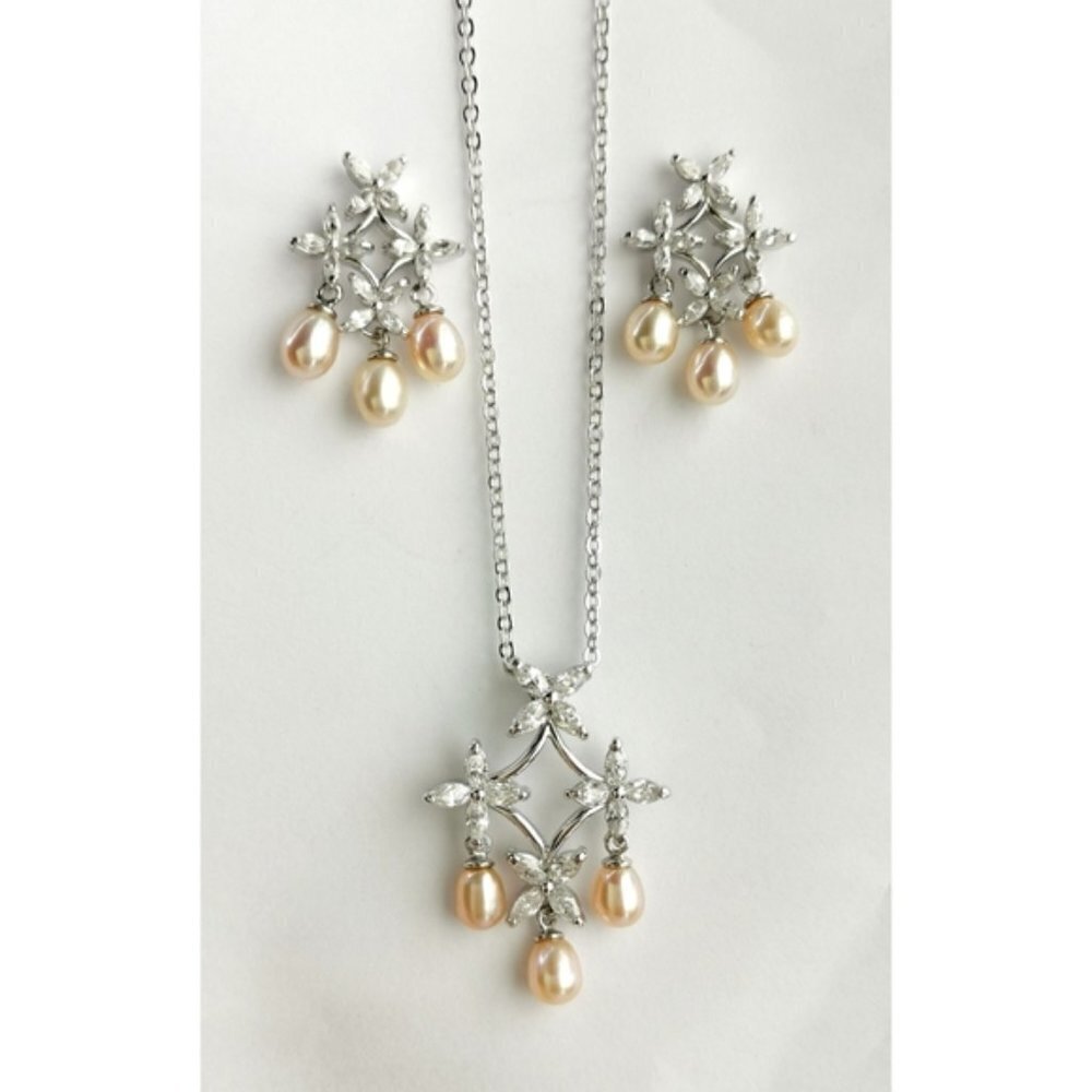 Silver CZ freshwater pearl necklace set Chandelier Earrings set 🆕